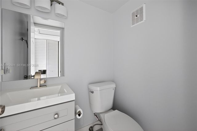 3023 Cambridge B 3023, Deerfield Beach, FL 33442