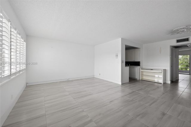 3023 Cambridge B 3023, Deerfield Beach, FL 33442