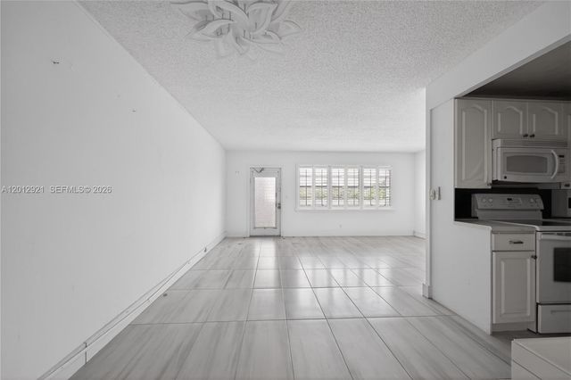 3023 Cambridge B 3023, Deerfield Beach, FL 33442