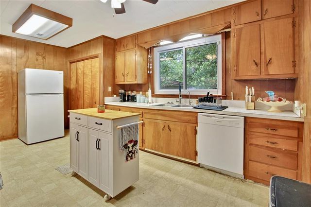 803 Marvin Avenue, Leesville, LA 71446