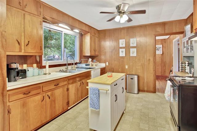 803 Marvin Avenue, Leesville, LA 71446