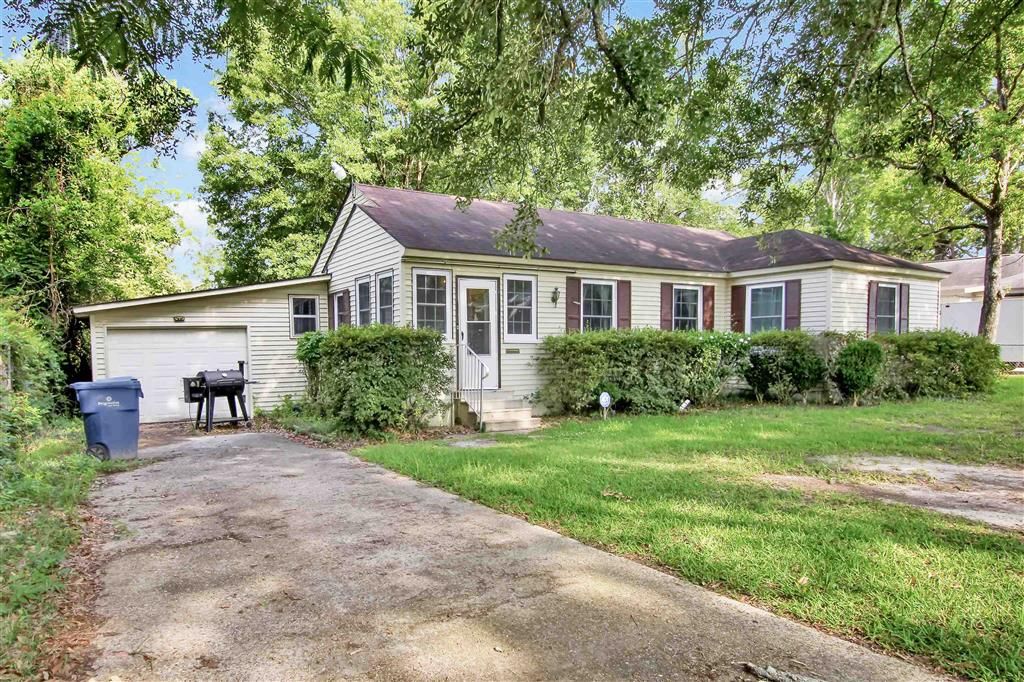 803 Marvin Avenue, Leesville, LA 71446