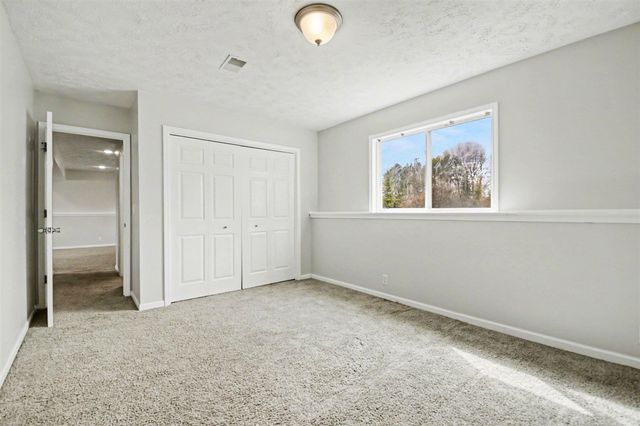 5151 Taylor Ridge Drive, Kentwood, MI 49512