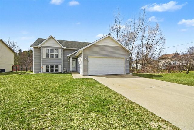 5151 Taylor Ridge Drive, Kentwood, MI 49512