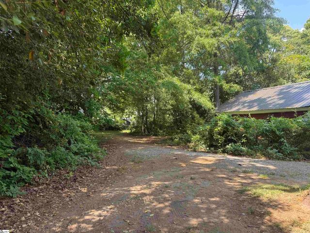 212 Whitehall Road, Anderson, SC 29625