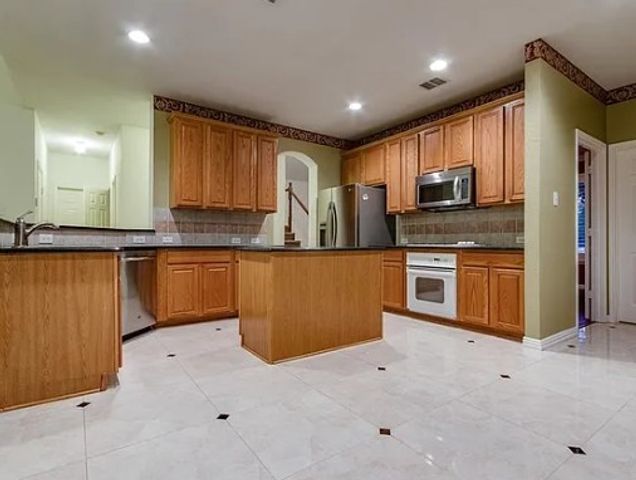 9033 Portage Lane, Plano, TX 75024