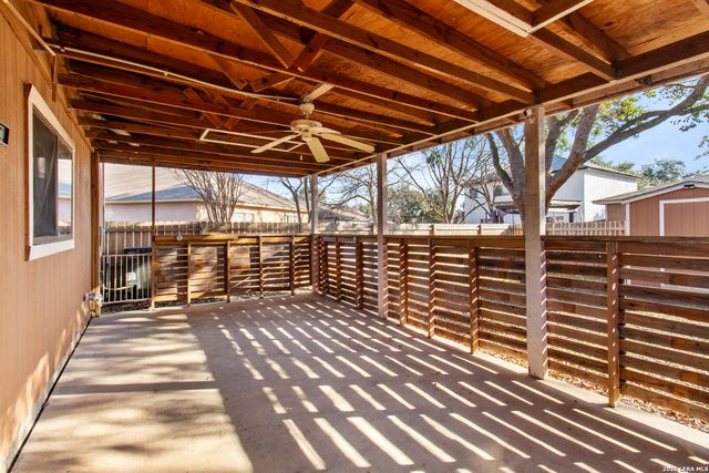 6858 cape meadow, Converse, TX 78109