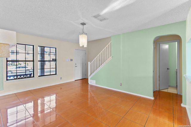 6858 cape meadow, Converse, TX 78109