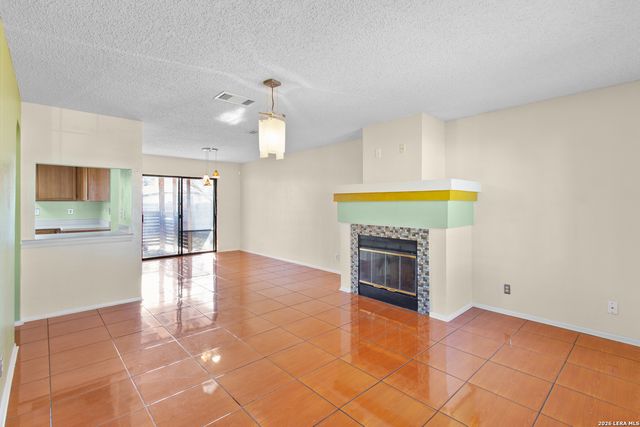 6858 cape meadow, Converse, TX 78109