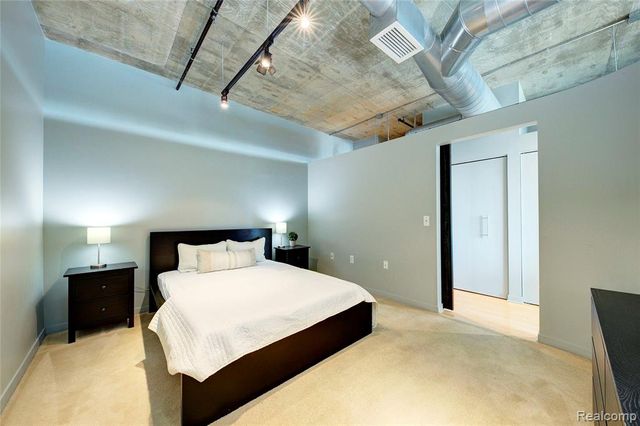 100 W 5th St 610, Royal Oak, MI 48067
