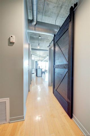 100 W 5th St 610, Royal Oak, MI 48067