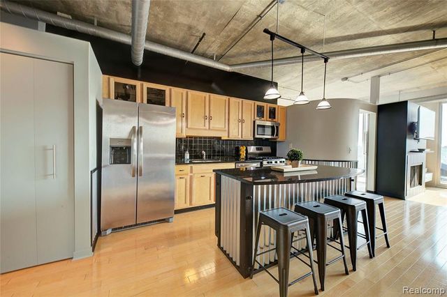 100 W 5th St 610, Royal Oak, MI 48067