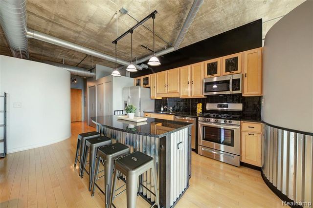 100 W 5th St 610, Royal Oak, MI 48067