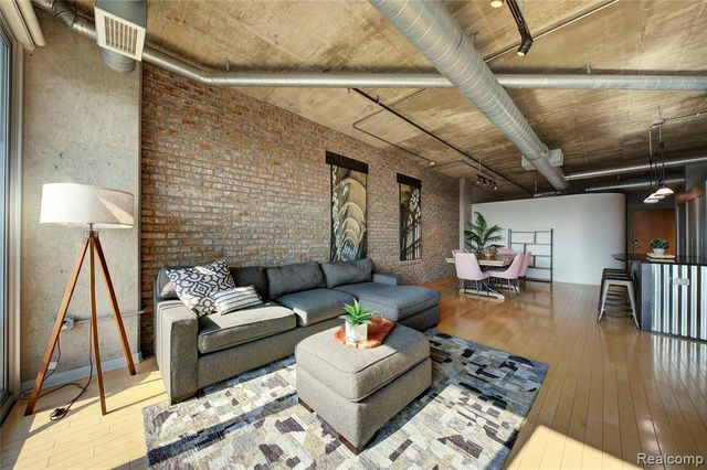 100 W 5th St 610, Royal Oak, MI 48067