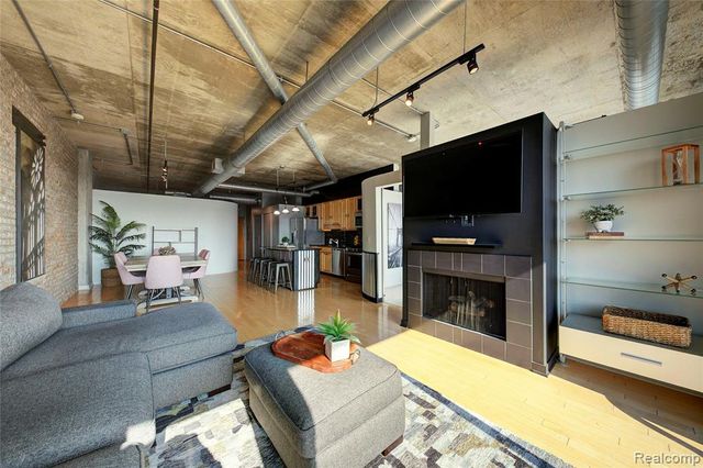 100 W 5th St 610, Royal Oak, MI 48067