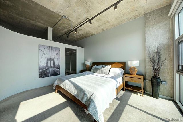 100 W 5th St 610, Royal Oak, MI 48067