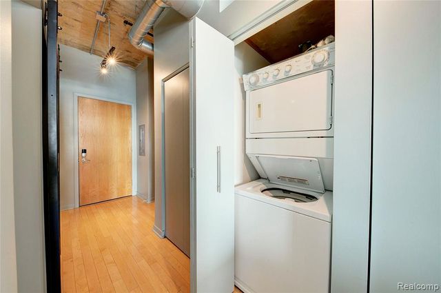 100 W 5th St 610, Royal Oak, MI 48067