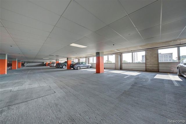 100 W 5th St 610, Royal Oak, MI 48067