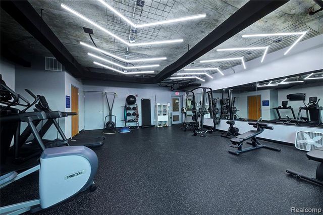100 W 5th St 610, Royal Oak, MI 48067