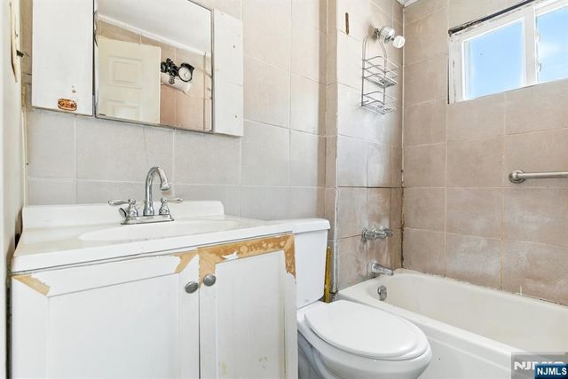 213 Kerrigan Boulevard, Newark, NJ 07106