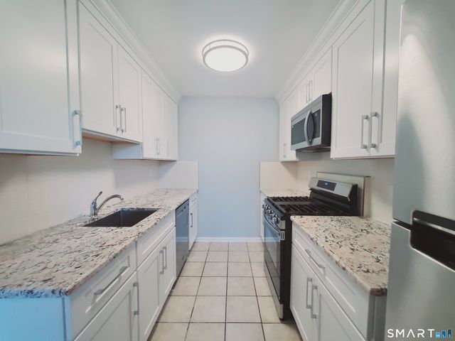 39 Glenbrook Road 2T, Stamford, CT 06902