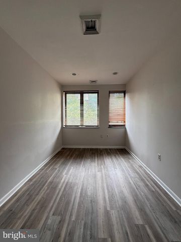 4716 WISCONSIN AVE NW, Washington, DC 20016