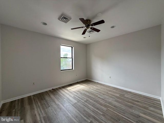 4716 WISCONSIN AVE NW, Washington, DC 20016