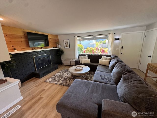 1502 N James St, Tacoma, WA 98406