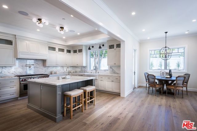 530 Arbramar Avenue, Pacific Palisades (los Angeles), CA 90272