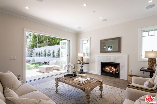 530 Arbramar Avenue, Pacific Palisades (los Angeles), CA 90272
