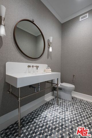 530 Arbramar Avenue, Pacific Palisades (los Angeles), CA 90272