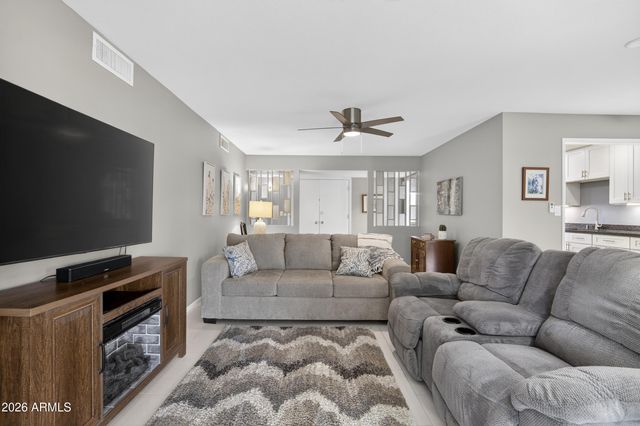 10939 W ROUNDELAY Circle, Sun City, AZ 85351