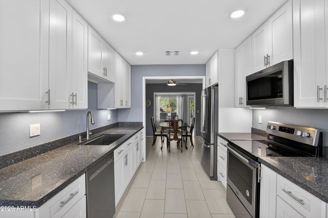 10939 W ROUNDELAY Circle, Sun City, AZ 85351