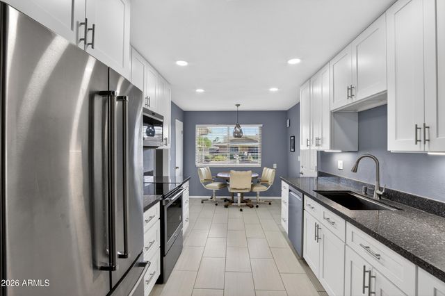 10939 W ROUNDELAY Circle, Sun City, AZ 85351