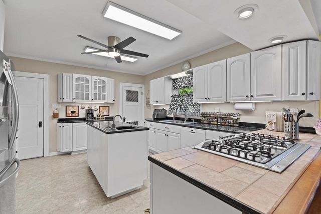 178 W Saveland AVENUE, Milwaukee, WI 53207