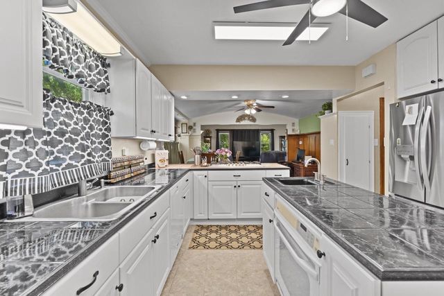 178 W Saveland AVENUE, Milwaukee, WI 53207