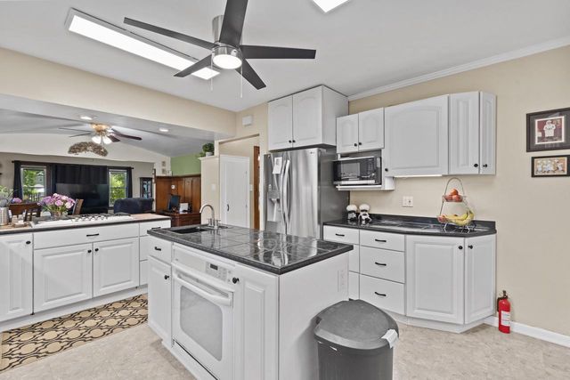 178 W Saveland AVENUE, Milwaukee, WI 53207