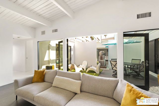 2084 S Lagarto Way, Palm Springs, CA 92264