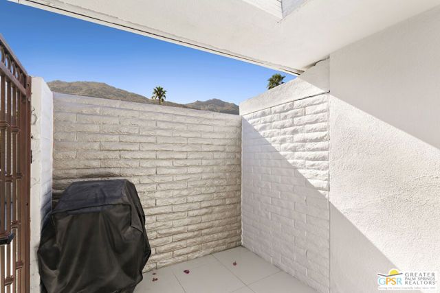 2084 S Lagarto Way, Palm Springs, CA 92264
