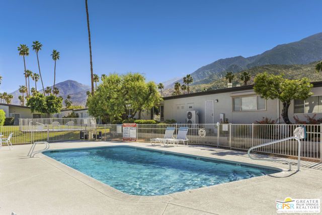 2084 S Lagarto Way, Palm Springs, CA 92264