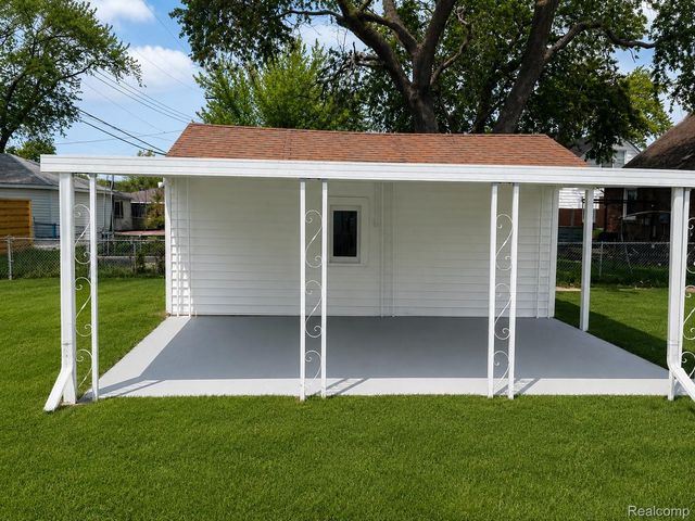 25123 Mackinac Street, Roseville, MI 48066