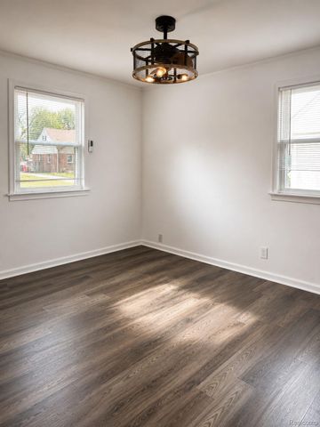25123 Mackinac Street, Roseville, MI 48066