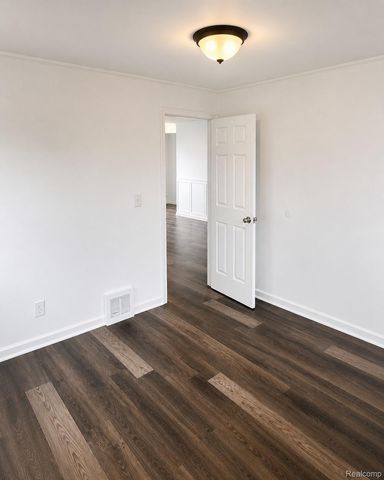 25123 Mackinac Street, Roseville, MI 48066