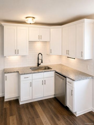 25123 Mackinac Street, Roseville, MI 48066