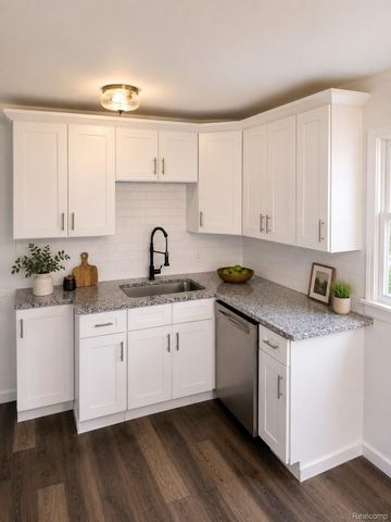 25123 Mackinac Street, Roseville, MI 48066