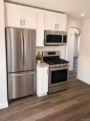 25123 Mackinac Street, Roseville, MI 48066