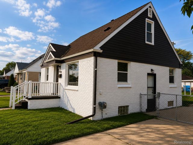 25123 Mackinac Street, Roseville, MI 48066