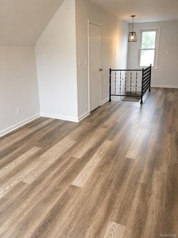 25123 Mackinac Street, Roseville, MI 48066