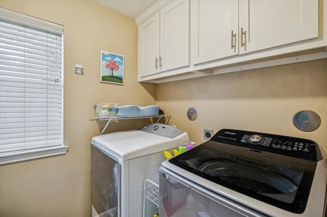 1914 Westwood Lake Court, Kingwood, TX 77339