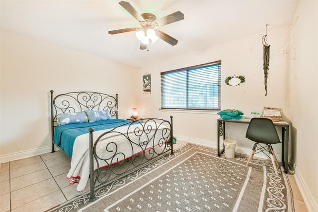 1422 Cedarbrook Court, Seabrook, TX 77586